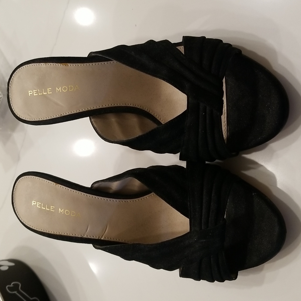 Pella Moda shoes